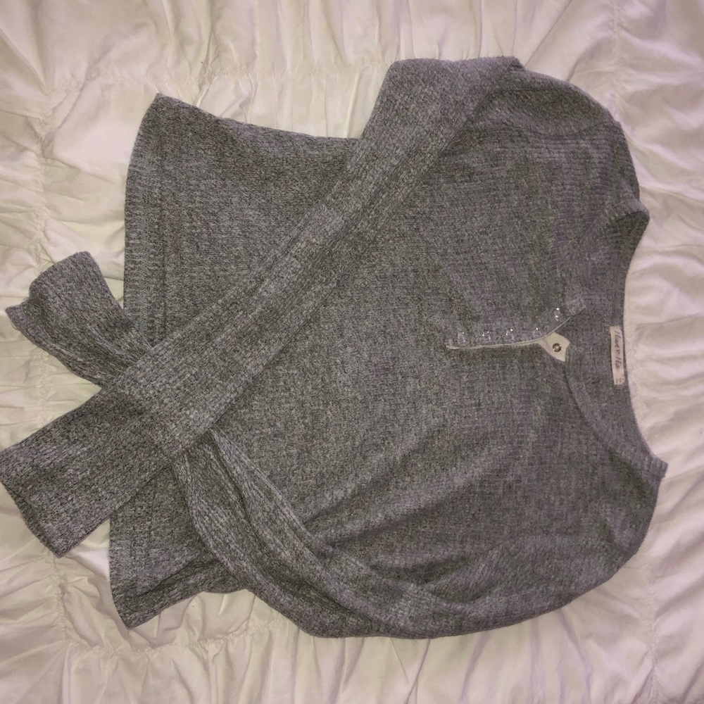 ✨BASIC GREY LONG SLEEVE TOP✨
